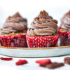 Vegane Beeren-Cupcakes mit Schokocreme Yasemin Wüstenhagen