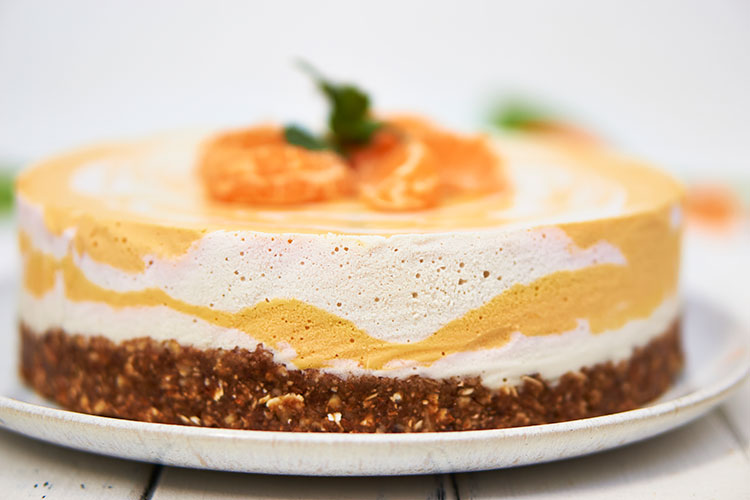 Roh-vegane Käse-Sahne-Torte mit Mandarinen Yasemin Wüstenhagen gesund