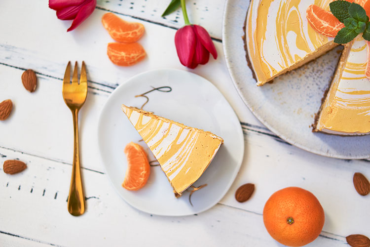Roh-vegane Käse-Sahne-Torte mit Mandarinen Yasemin Wüstenhagen raw