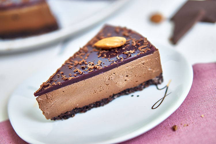 Chocolate Raw Cake ohne Zucker Yasemin Wüstenhagen Glutenfrei