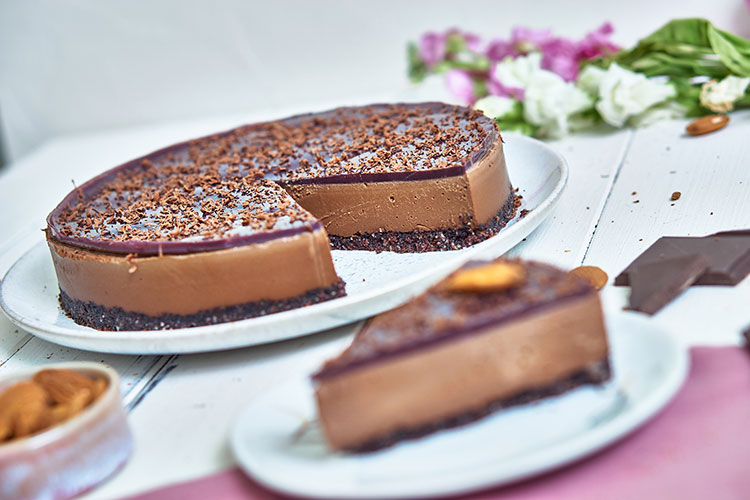 Schokoladig, fruchtig, gut – Chocolate Raw Cake ohne Zucker und Gluten