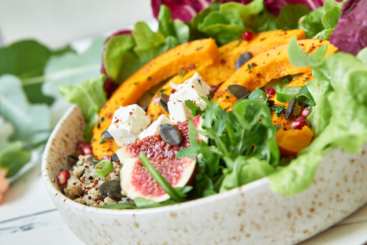 Herbst in der Schüssel – Köstlicher Kürbis-Quinoa-Salat