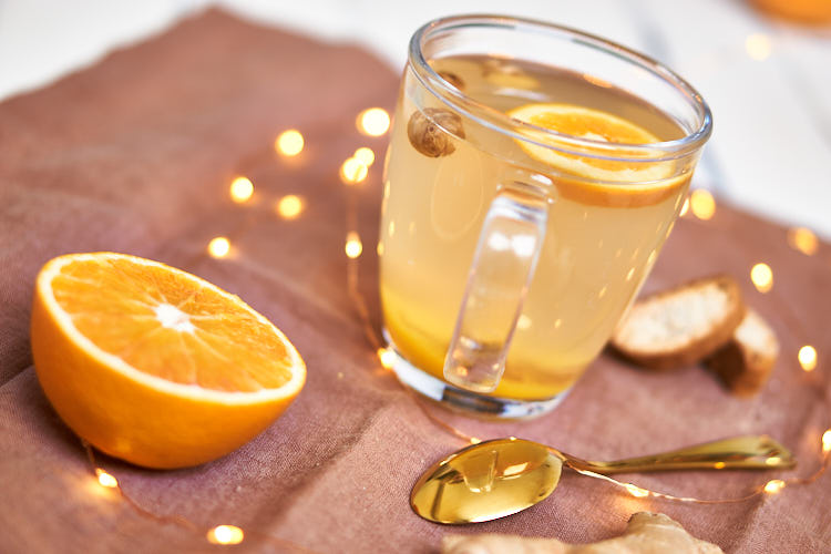 Hals- und Seelenwärmer –  Frischer Orangen-Ingwer-Tee