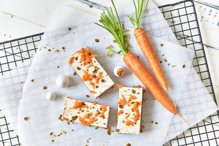 Crunchy Carrot Cake Raw Bars – Roher Karottenkuchen ohne Zucker und Mehl