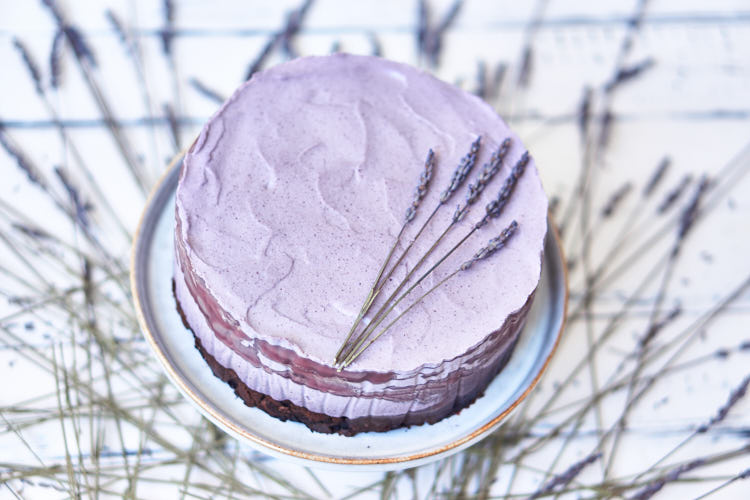 Veganer Schokokuchen mit Lavendelcreme Yasemin Wüstenhagen Glutenfrei