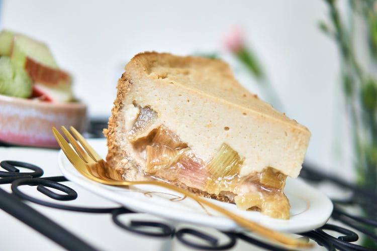 Der beste Cheesecake – Veganer Rhabarber-Käsekuchen ohne Soja und Zucker